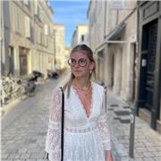 Donne cours particuliers en anglais jusqu’au niveau lycée. Grammaire, traduction, conjugaison, expression écrite et orale ou tout autre demande